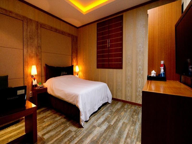 كومي Fiore Hotel المظهر الخارجي الصورة