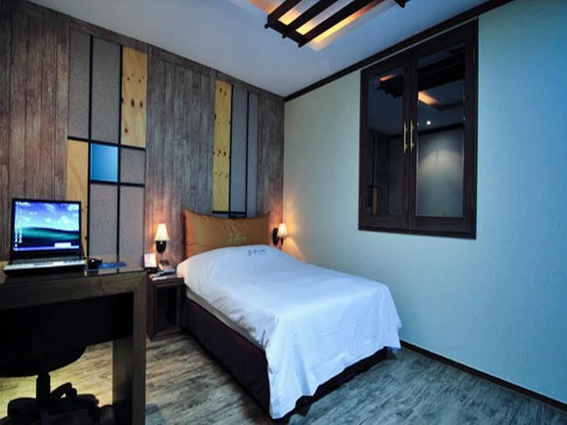 كومي Fiore Hotel المظهر الخارجي الصورة