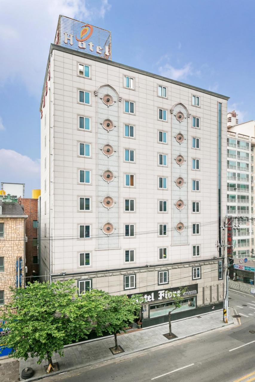 كومي Fiore Hotel المظهر الخارجي الصورة