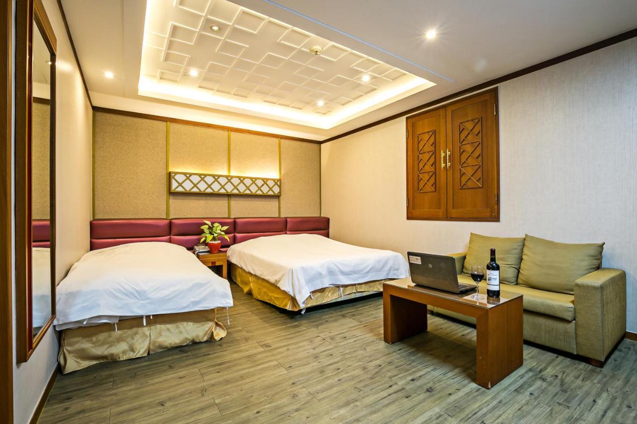 كومي Fiore Hotel المظهر الخارجي الصورة