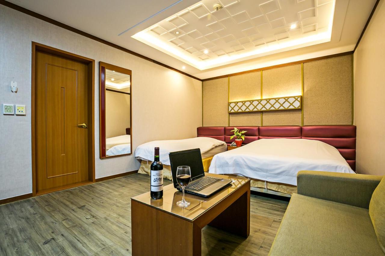 كومي Fiore Hotel المظهر الخارجي الصورة